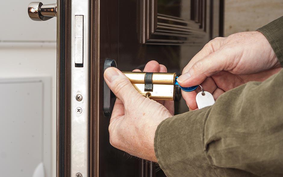 changer une serrure de porte Paris 9